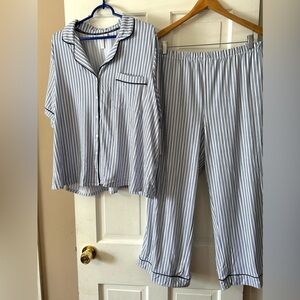 Women’s Secret Treasures Joyspun Capri Pajama Set 3x